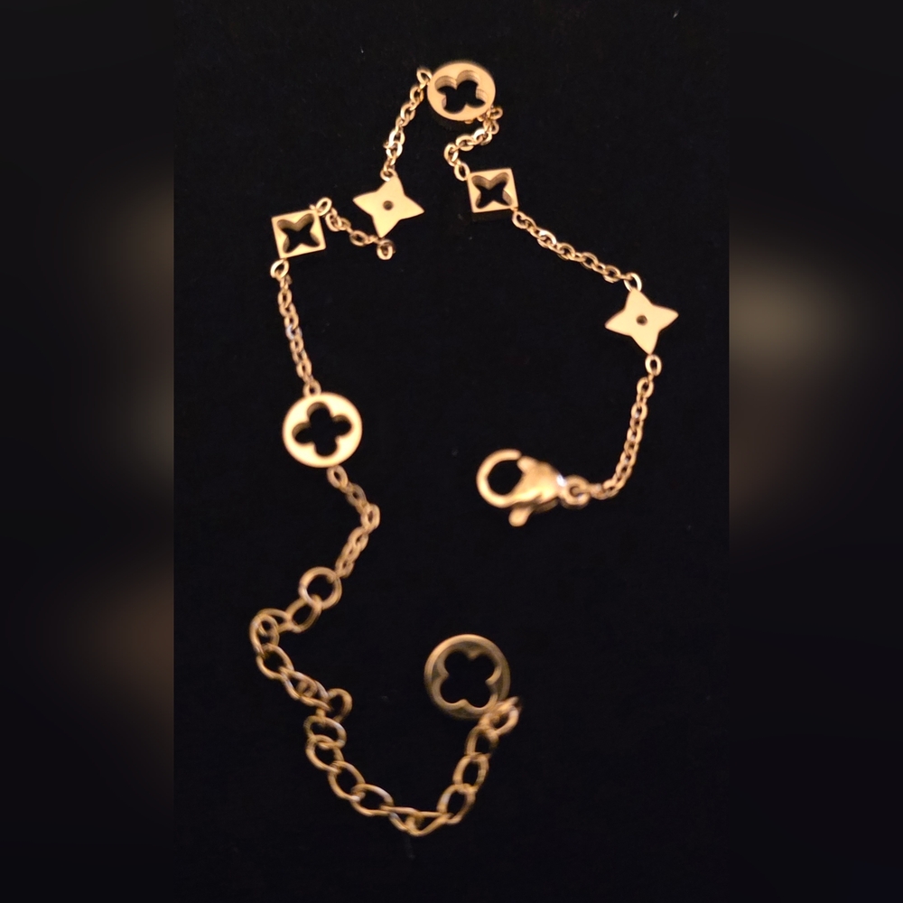 18k Yellow Gold Plated Stainless Steel Geometric Cut Out Bracelet NWOT